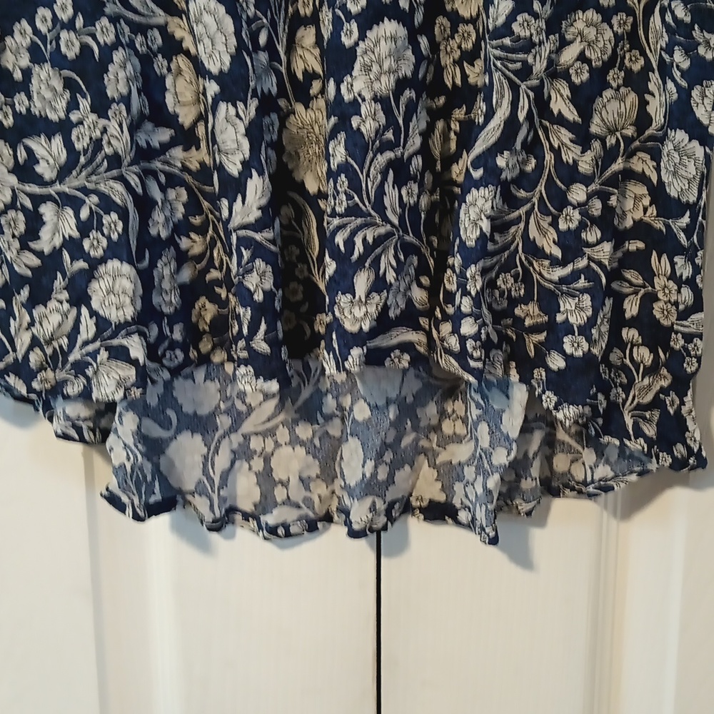 Rachel Zoe Floral Babydoll Top Blue And White - Picture 3 of 8